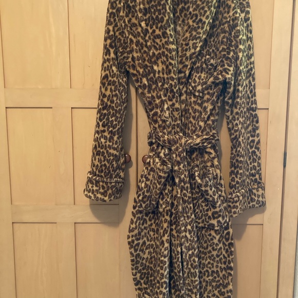 Leopard Print Women's Robe - Picture 1 of 6